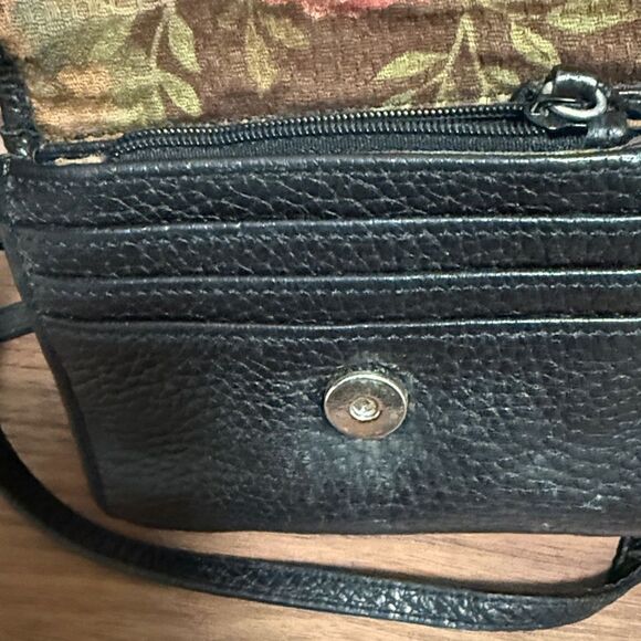 Brighton Black Croc Embossed Leather Crossbody Organizer Bag. - Picture 3 of 6